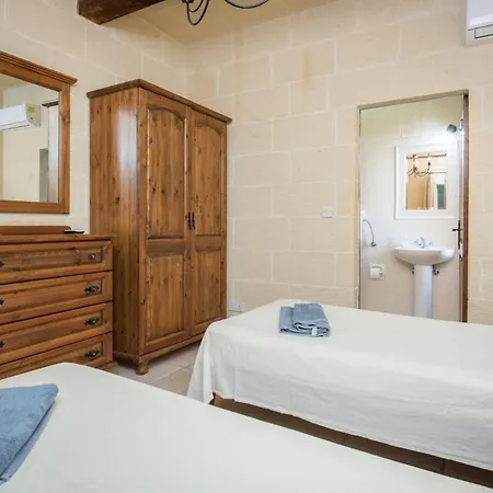 3 Bedroom Farmhouse With Private Pool & Views In Gozo Apartamento