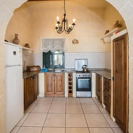 Apartamento 3 Bedroom Farmhouse With Private Pool & Views In Gozo *