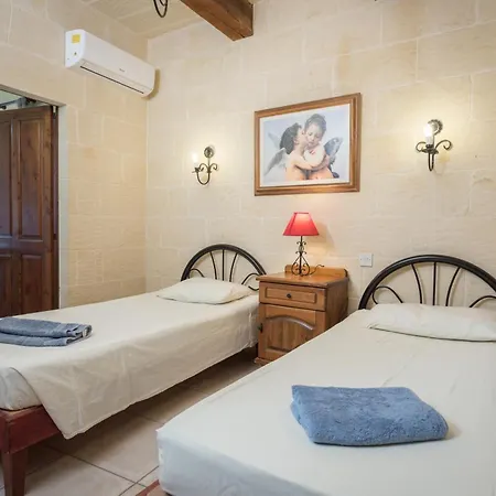3 Bedroom With Private Pool & Views In Gozo *