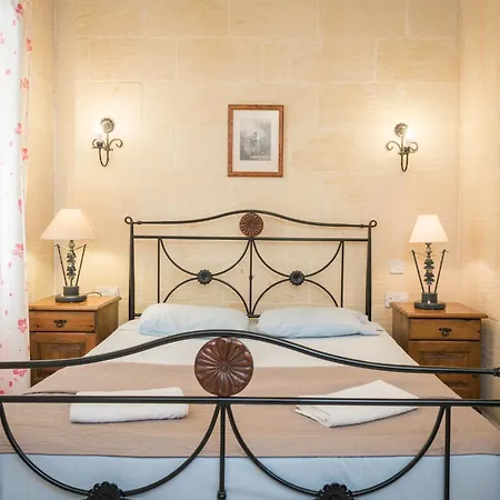 Apartamento 3 Bedroom Farmhouse With Private Pool & Views In Gozo Nadur