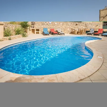 3 Bedroom With Private Pool & Views In Gozo Nadur